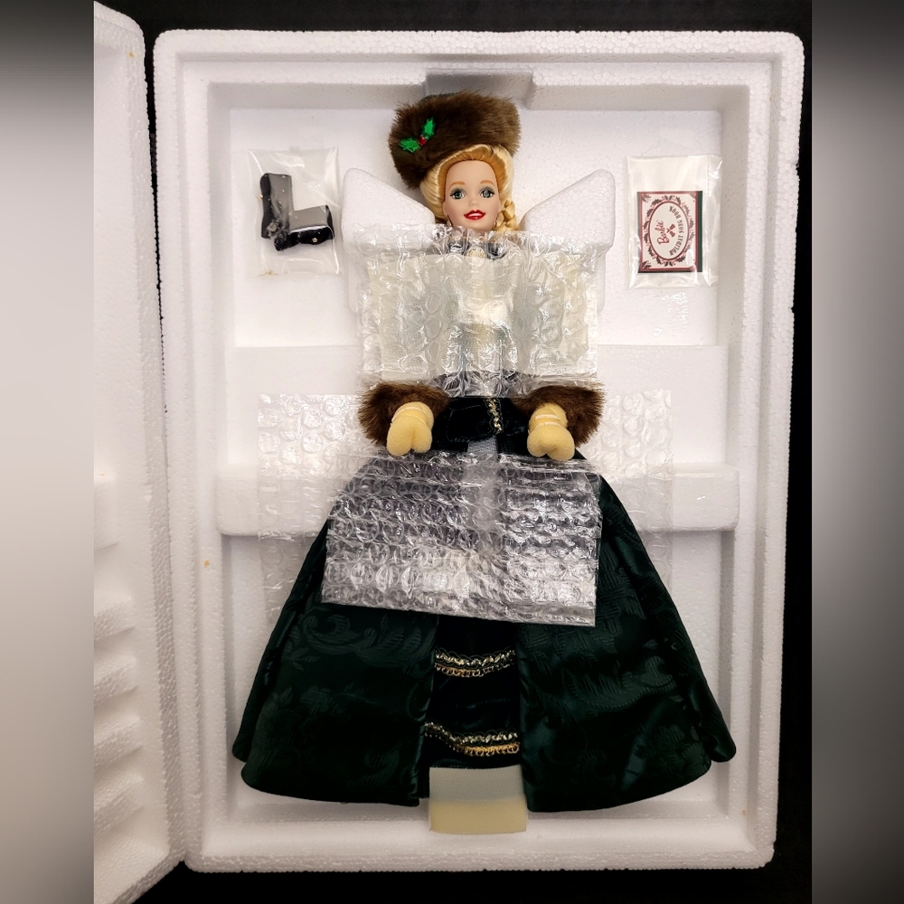 1996 Holiday Porcelain Barbie Collection Holiday Caroler #15760